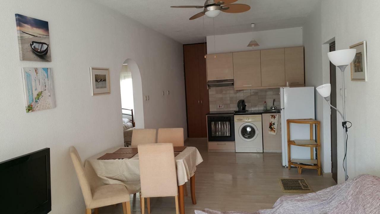 Venus Beach Village *