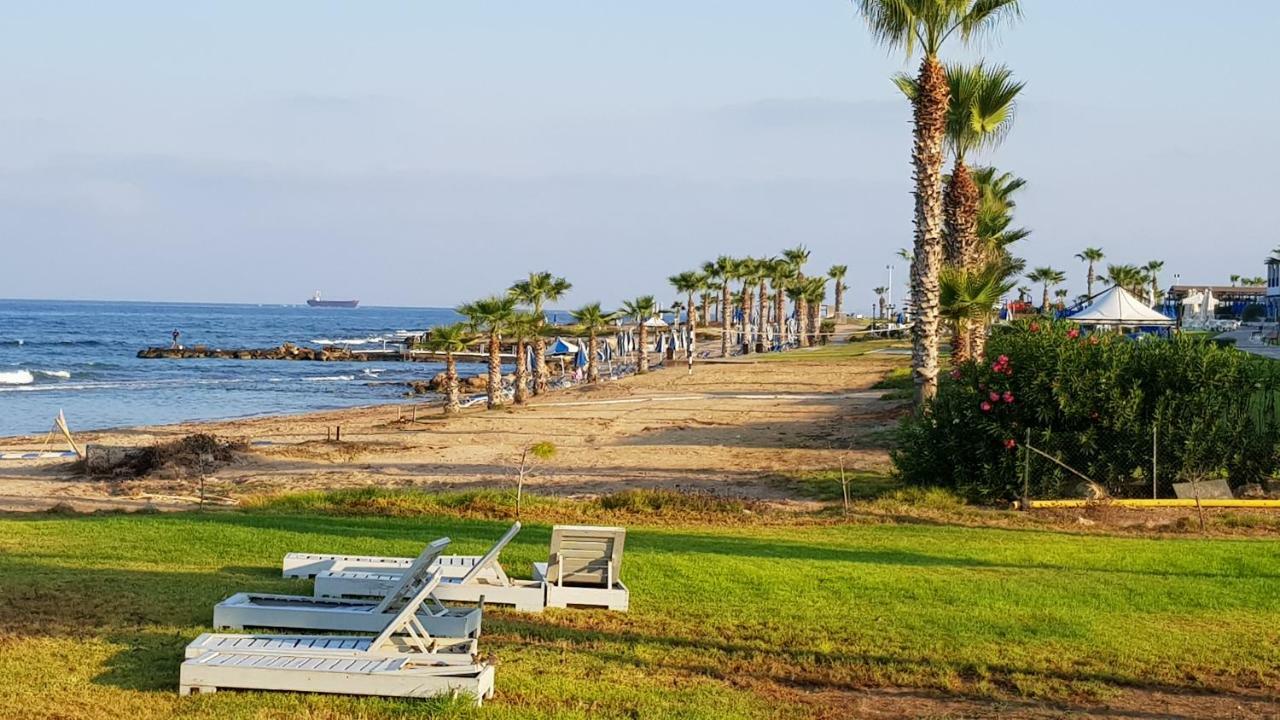 Venus Beach Village *
